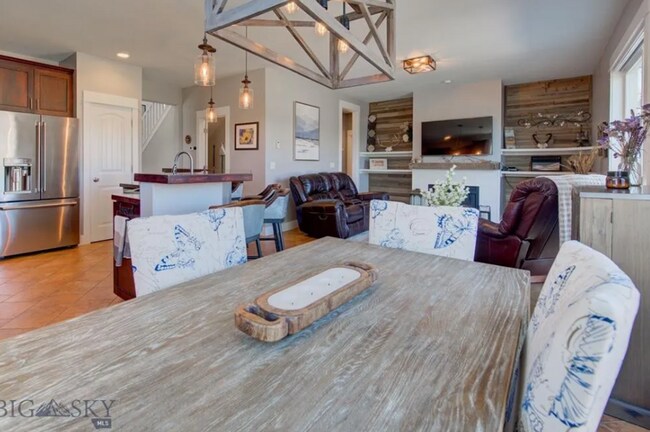 Building Photo - Charming 5-Bedroom Family Home