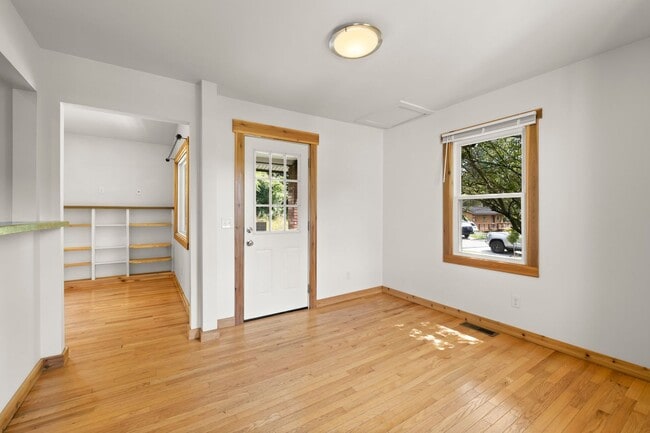 Building Photo - Unique 2-Bedroom, 1-Bathroom with Loft Spa...