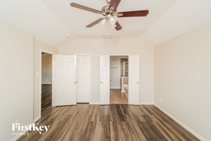 Building Photo - 339 Primrose Way