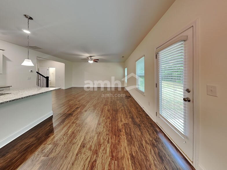 Building Photo - 190 Makenna Dr