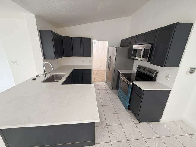 Building Photo - 1334 N Mangonia Dr