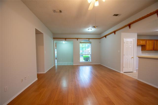 Building Photo - 2404 Whispering Creek Dr