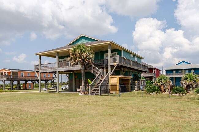 Building Photo - 986 Dolly St