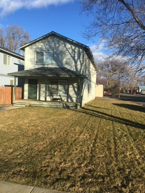 Building Photo - 402 N Pacific St