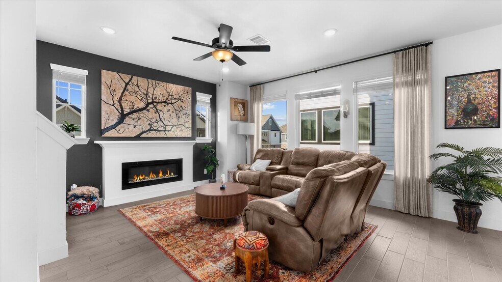 Building Photo - 15135 Colorado Bnd Pk Dr