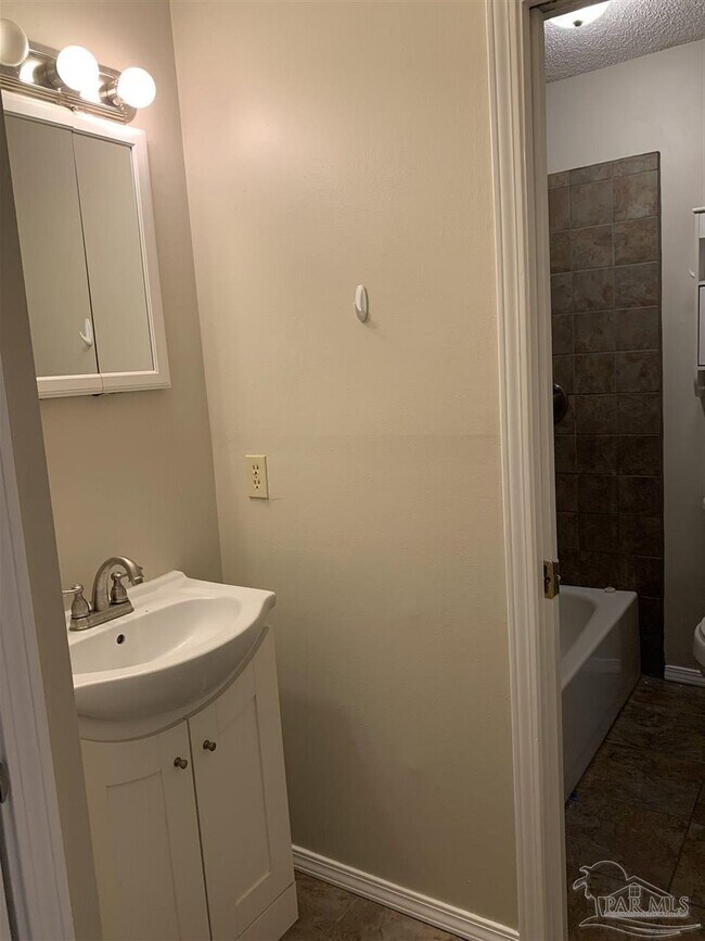 Building Photo - 7226 Dogwood Terrace Dr