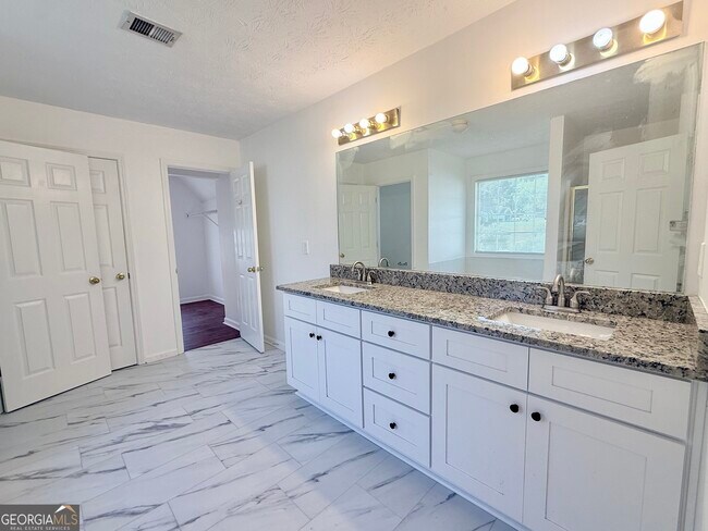 Building Photo - 2700 Woodbine Hill Way NW