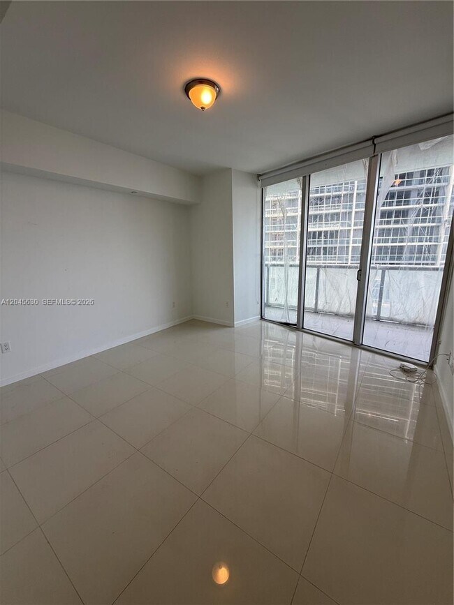Building Photo - 495 Brickell Ave