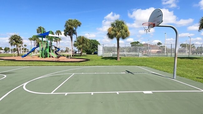 Building Photo - "Elegant 3-Bed Waterfront pool Home"