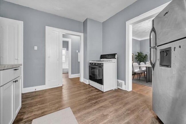 Building Photo - 3398 E 146th St