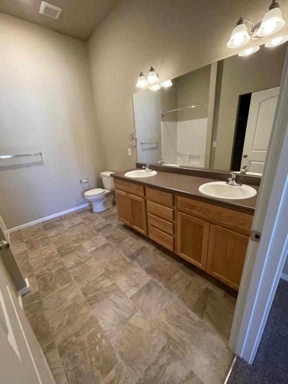 Building Photo - 2960 Kincaid Dr