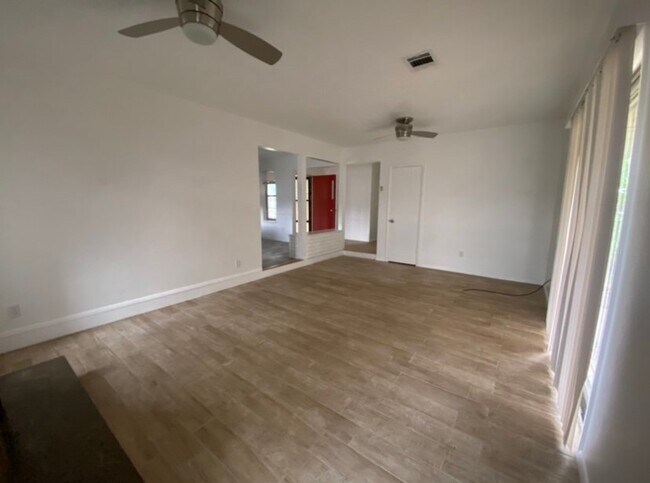 Building Photo - 7105 S McKinley Ave