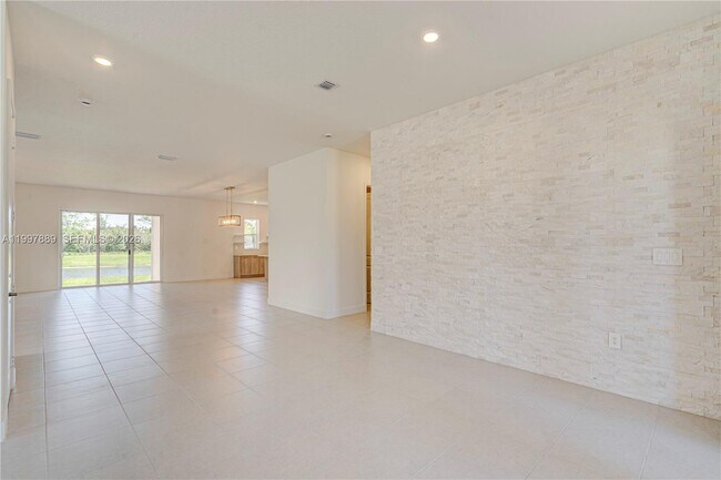 Building Photo - 4390 SW 122nd Terrace