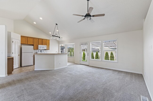 Building Photo - 7646 Cypress Ln