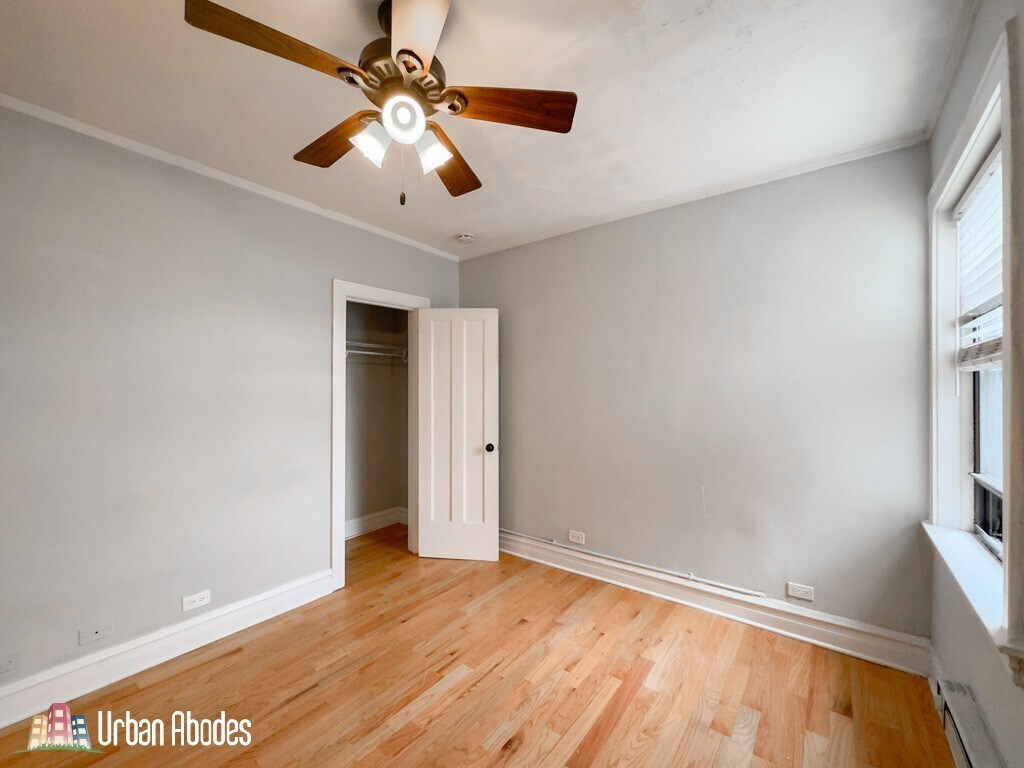 Building Photo - 4735 N Hermitage Ave