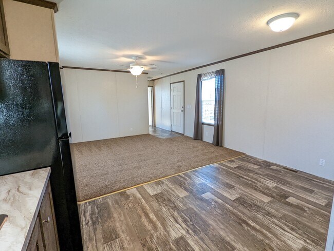 Building Photo - 204 Colorado St