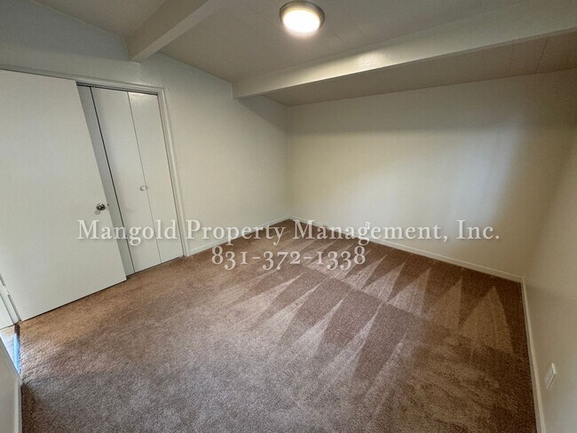 Building Photo - 561irv
