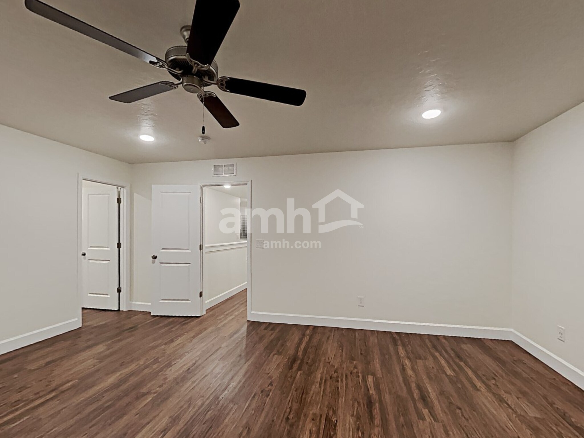 Building Photo - 842 N Garnet Creek Ave