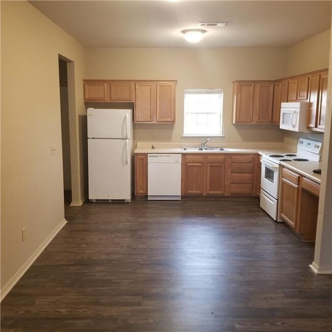 Building Photo - 1994 Dos Laredos Ave