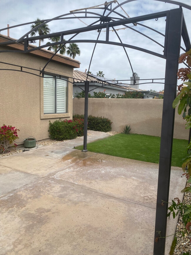 Building Photo - 75875 Sarazen Way