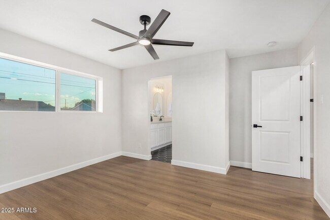 Building Photo - 6413 E Holly St