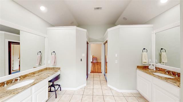 Building Photo - 2505 Hunters Run