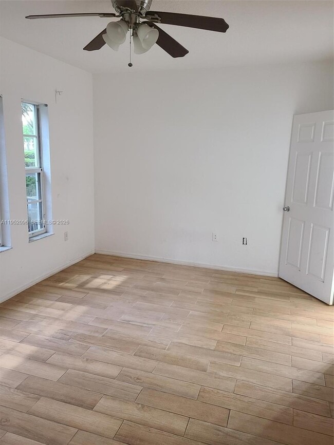 Building Photo - 2541 Centergate Dr