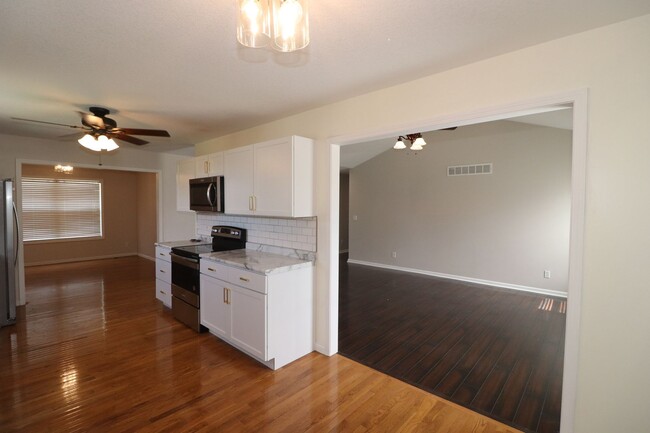 Building Photo - Gorgeous Home for Rent