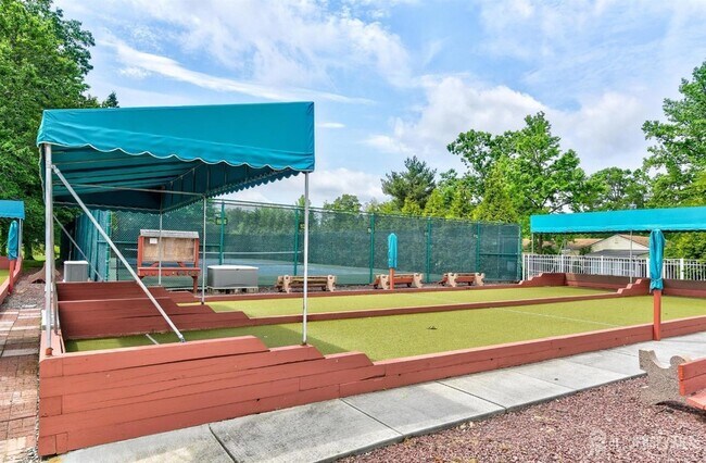 Building Photo - 368 Metuchen Dr