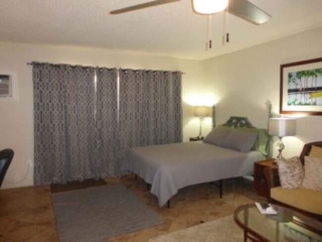 Building Photo - 355 Kalanianaole St