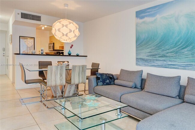 Building Photo - 9195 Collins Ave