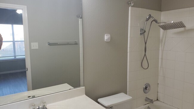 Building Photo - 133.135 Marvin Cove