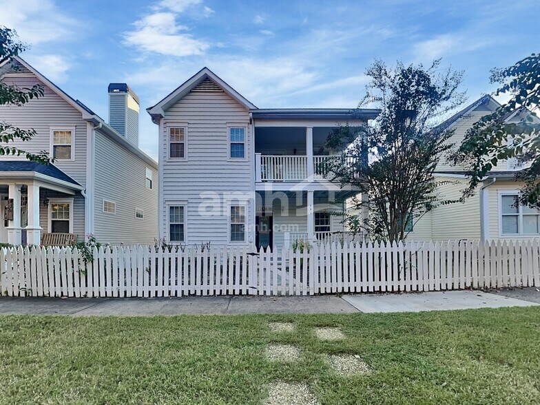 Primary Photo - 791 Gardenside Cir SE