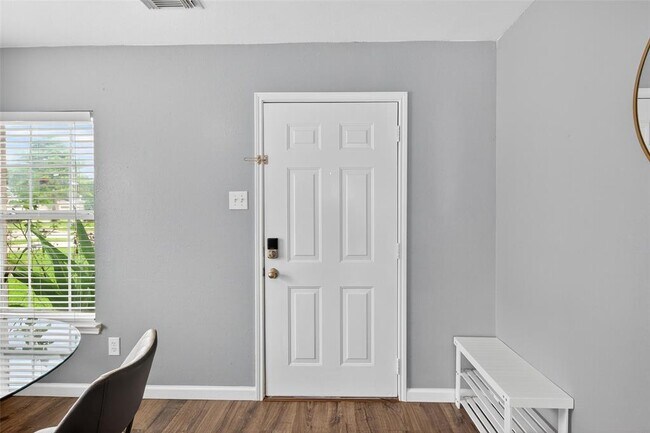 Building Photo - 7762 Eldergrove Ln
