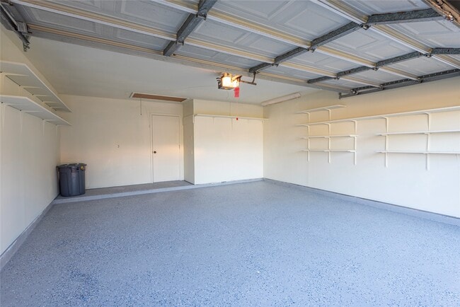 Building Photo - 462 Capehill Dr