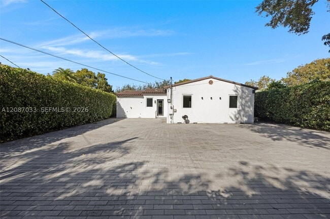 Building Photo - 6476 SW 10th St