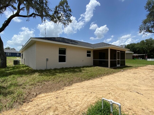 Building Photo - 130 Oak Cir