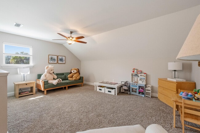 Building Photo - 903 Tadpole Ave