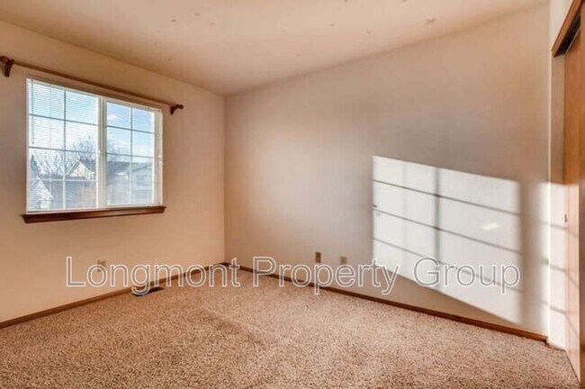 Building Photo - 709 Clarendon Dr