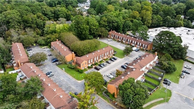 Building Photo - 2421 Julie Ct