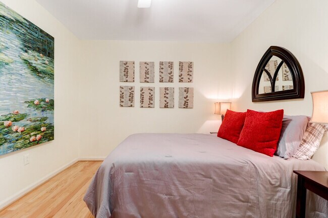 Building Photo - 412 St Charles Ct