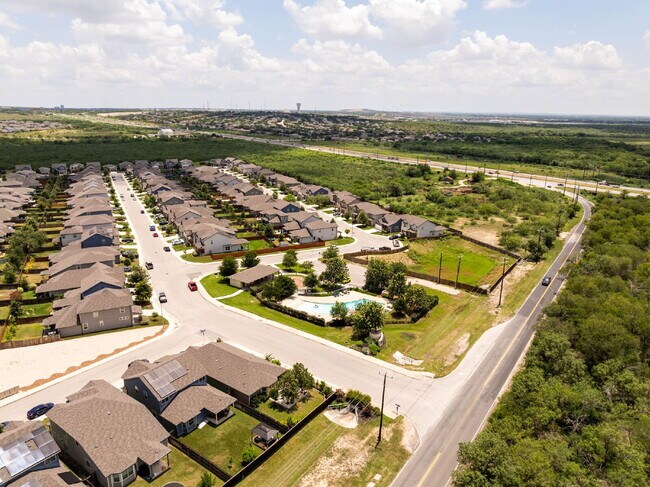 Building Photo - Greenbelt, Second En Suite, Media and Game...