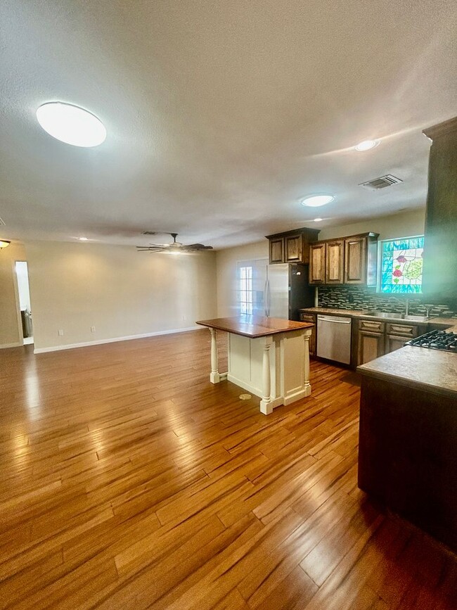 Building Photo - Beautifully Remodeled 3-Bedroom Home with ...