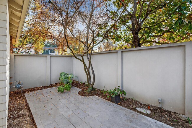 Building Photo - 860 Monte Rosa Dr