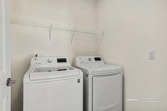 Building Photo - 103 W Tecoma Ln