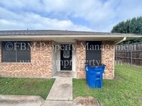 Building Photo - 1603 S Hall St