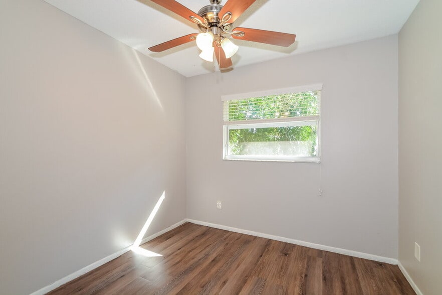 Building Photo - 126 Alder Ave