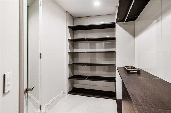 Building Photo - 1756 Clear View Dr