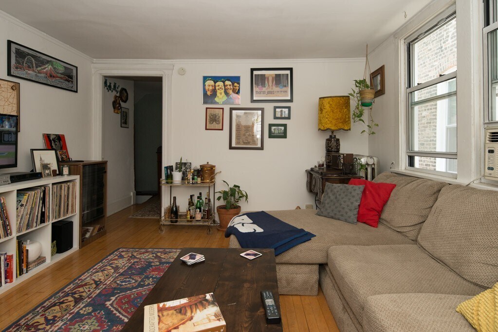 Building Photo - 2015 W Iowa St