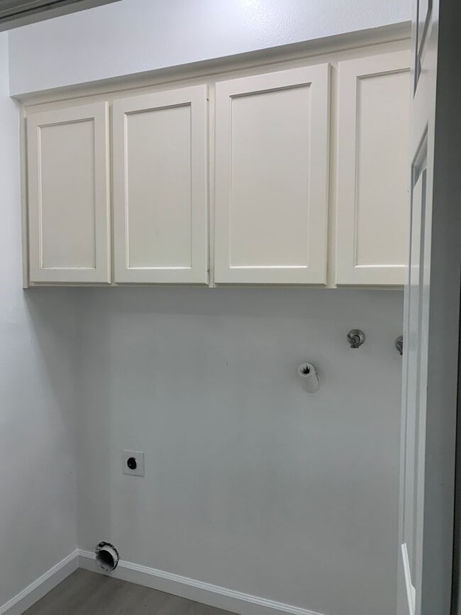 Building Photo - Spacious 3-Bedroom Home with Backyard in Fresno!